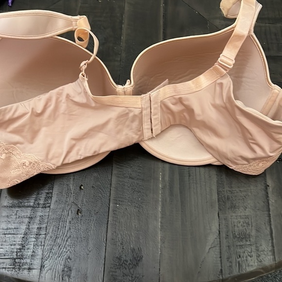 Torrid T-shirt lightly lined smooth back bra - Picture 3 of 7